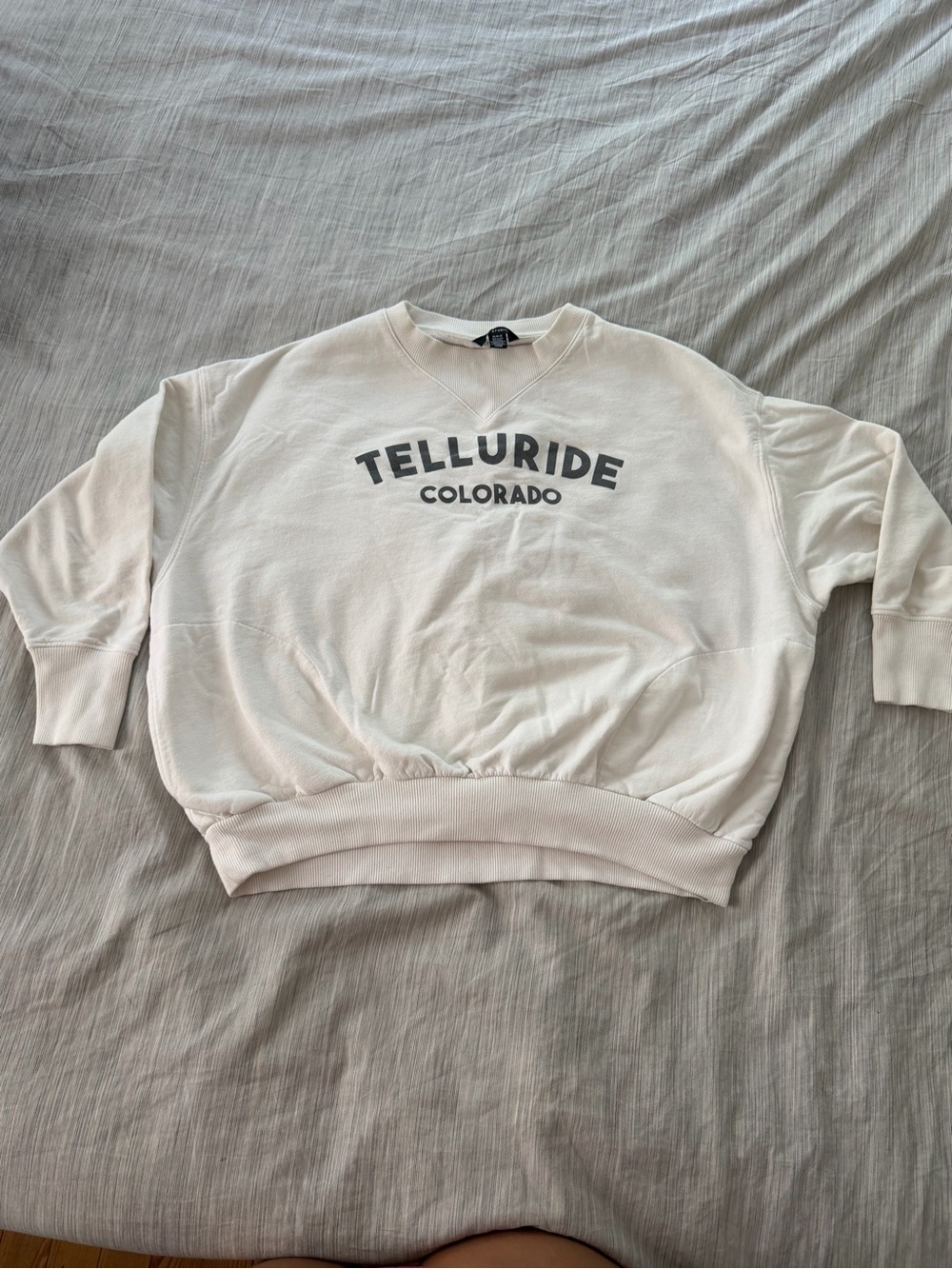 American Eagle Outfitters Cream Telluride Colorado Pullover Sweatshirt